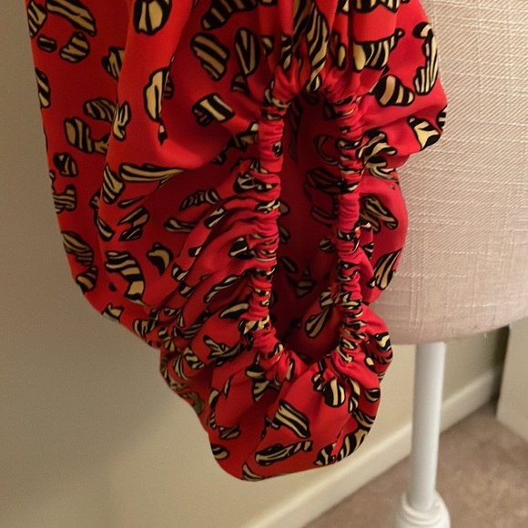 Signatures Long sleeve v-neck crop top- size small - Picture 5 of 11